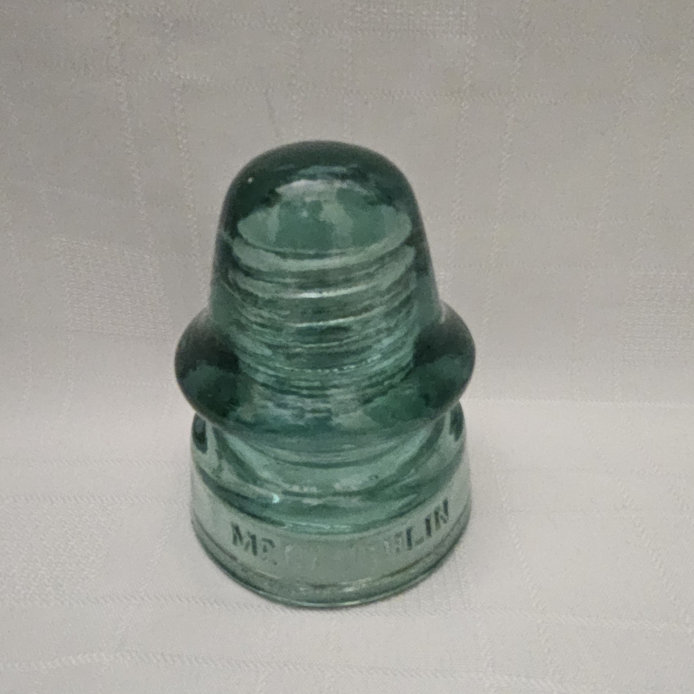 Vintage McLaughlin Glass Insulator Great Bubles Aqua Blue Green No. 19